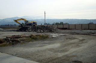 新興土石　産廃置き場